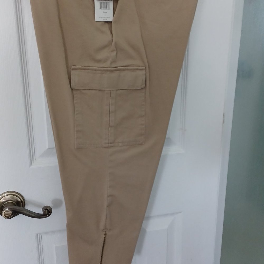 NWT utility cargo pants with 2 side pockets & zipper at bottom